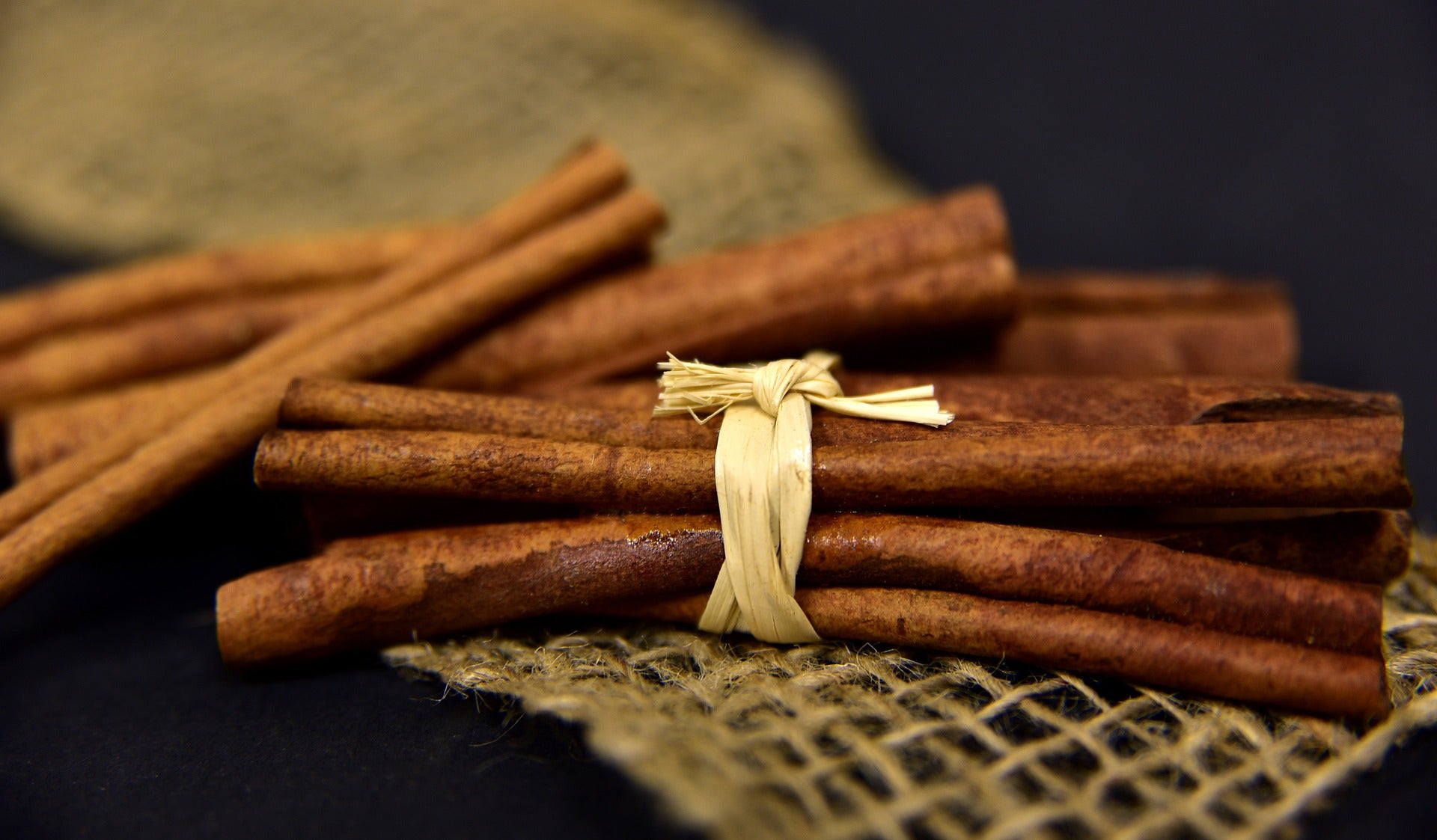 Cinnamon Powder, Vietnamese, Organic, Herbs Spices & Seasonings - Country Life Natural Foods